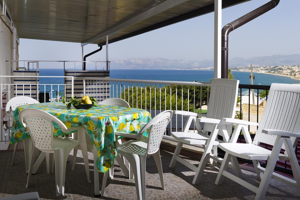 Appartamento Vista Mare 카스텔라마레델골포 객실 사진